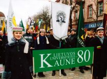 Kauno aukštųjų mokyklų studentų eisena Lietuvos universiteto 80-mečio proga, 2002 m.