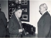 Prof. J. Janickis ir prof. B. Stulpinas auditorijoje, 1985 m.