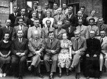 Matematikos-gamtos fakulteto dėstytojai ir studentai 1940 m. birželio 20 d.