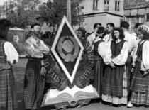 Kauno universiteto studentai Gegužės 1-osios demonstracijoje,1950 m.