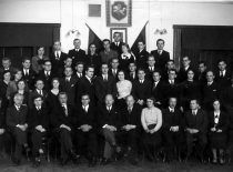 Matematikos-gamtos fakulteto dėstytojai ir studentai Pirmųjų rūmų salėje, 1935 m.