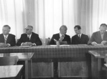 V. Gailiūno disertacijos gynimo taryboje, 1970 m. Iš kairės: A. Matukonis, V. Usenko, B. Martinėnas, A. Vitkauskas, J. Bernatonis.