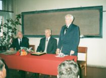 1996 m. spalio 14 d. prof. A. Matukonis išrinktas Rygos technikos universiteto garbės daktaru. Nuotraukoje: garbės daktaro prof. A. Matukonio kalba.