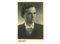A. Matukonis – kvarteto solistas, 1944 m. (Iš R. Likšienės asmeninio archyvo)