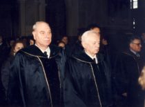 Senato pirmininkas prof. R. Žilinskas ir narys prof. A. Matukonis, apie 2001 m.