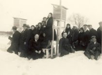 Su studentais meteorologinėje stotyje, 1931 m.