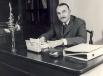 Doc. R. Baltru&scaron;is darbo kabinete, 1970 m. (KTU fotoarchyvas)