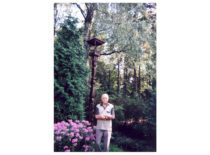 Prof. R. Baltru&scaron;is sodyboje Palemone, Parko gatvėje, 2015 m. (Prof. R. Baltru&scaron;io archyvas)