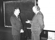 Leningrade seminare akad. N. Solomenko diskutuoja su K. Ragulskiu, 1986 m.