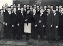 KPI 1959 m. laidos mašinų gamybos technologijos specialybės absolventų susitikimas, 1979 m. 1-oje eilėje 4-asis iš dešinės – prof. S. V. Naujokaitis.