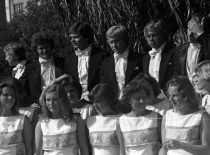 „Jaunystės“ choristai Rugsėjo 1-osios šventėje, 1979 m. (KTU fotoarchyvas)