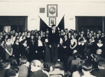 VDU akademinis choras su vadovu Konradu Kavecku didžiojoje salėje, 1939 m. (P. Naručio archyvas)