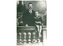 Marijonas su tėveliu, apie 1927 m.