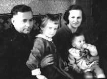 Martynaičių šeima 1957 m. (M. Martynaičio šeimos archyvas)