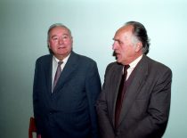 Prof. M. Martynaitis ir prof. Č. Jakimavičius prof. N. Milenskio jubiliejaus minėjime, 1997 m. (J. Klėmano nuotr., KTU archyvas)