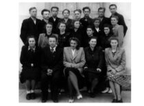11-oje Ramygalos vidurinės mokyklos klasėje, 1952 m. (S. Masiokas 3-ioje eilėje 2-as iš kairės). (Prof. S. Masioko archyvas)