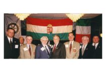 Prof. S. Masiokas Rotary klubų konferencijoje Budapešte 1999 m. (Prof. S. Masioko archyvas)