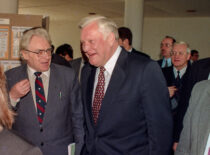 Prof. S. Masiokas ir buvęs prezidentas Algirdas Brazauskas KTU konferencijos „Mokslas ir pramonė“ metu, 2000 m. (KTU fotoarchyvas, J. Klėmano nuotr.)
