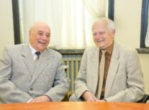 KTU „Emeritus“ klubo prezidentas doc. J. Deltuva ir viceprezidentas doc. A. Makarevičius, 2012 m. (KTU fotoarchyvas, J. Klėmano nuotr.)
