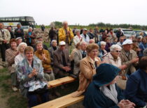 „Emeritus“ klubo nariai ekskursijoje, 2006 m. (Doc. J. Deltuvos archyvas)