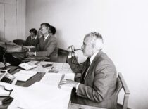 Prof. K. Sasnauskas Cheminės technologijos fakulteto mandatinėje komisijoje, 1982 m. (Iš KTU fotoarchyvo)