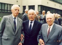Prof. K. Sasnauskas su kolegomis prof. J. Vitkumi ir prof. E. Pacausku, 2002 m. (Iš Sasnauskų šeimos archyvo)