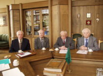 KTU profesoriai emeritai K. Sasnauskas, K. Ragulskis, P. Kemėšis ir A. Matukonis, 2005 m. (Iš KTU fotoarchyvo)