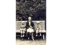 Marija Sasnauskienė su dvyniais Telšiuose, 1926 m. (Iš Sasnauskų šeimos archyvo)