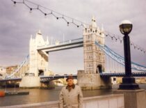 Prof. J. Slavėnas ekskursijoje Londone, 1997 m.