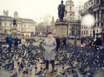 J. Slavėnas Trafalgaro aikštėje Londone, 1997 m.