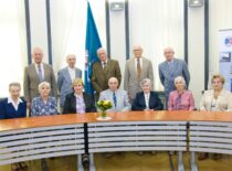 „Emeritus“ klubo Istorinių ir atmintinų datų tvarkymo darbo grupė, 2012 m. (Originalas – KTU fotoarchyve)
