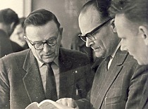 K. Baršauskas su kolegomis dr. E. Jaroniu ir V. Ilgūnu, XX a. 6-asis dešimtmetis. (Originalas – KTU muziejuje)