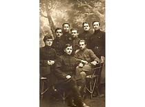 Grupė Marijampolės realinės gimnazijos 6-osios klasės moksleivių, 1924 m. K. Baršauskas – 1-oje eilėje viduryje. (Originalas – KTU muziejuje)