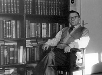Prof. K. Baršauskas namuose, darbo kabinete, 1956 m. (Originalas – prof. K. Baršausko šeimos archyve)