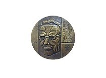 Medalis, skirtas prof. K. Baršausko 100-mečiui, 2004 m. Skulpt. Stasys Žirgulis. (Originalas – KTU muziejuje) (Originalas – KTU muziejuje)
