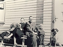 Baršauskų šeima 1947 m. (Originalas – prof. K. Baršausko šeimos archyve)