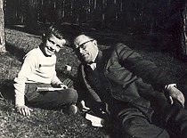 Prof. K. Baršauskas su sūnumi Petru, 1961 m. (Originalas – prof. K. Baršausko šeimos archyve)