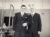 K. Baršauskas ir A. Puodžiukynas po disertacijos gynimo, 1938 m. (Originalas – prof. K. Baršausko šeimos archyve)