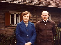 Elena ir Algirdas Griniai Rumšiškėse, 1983 m. (Prof. E. Grinienės šeimos archyvas)