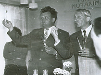 Dr. K. S. Butkus pristato instituto mokslininkų sukurtą įrangą karvių mastitui nustatyti, 1977 m. (KTU Maisto instituto archyvas)