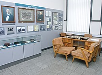 Ekspozicijos „Nuo Aukštųjų kursų iki Kauno technologijos universiteto“ antroji dalis – „Laikas ir žmonės“, 2010 m. (autorė – dr. A. Veilentienė). (J. Klėmano nuotr., KTU fotoarchyvas)