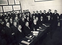 Diplominių projektų gynimas VDU Technikos fakultete, 1931 m. (Originalas – KTU muziejuje)
