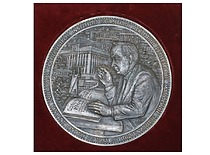 KPI rektoriaus prof. Marijono Martynaičio bareljefas, 1983 m. (J. Klėmano nuotr., originalas – KTU muziejuje)