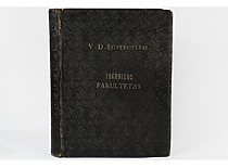 Vytauto Didžiojo universiteto Technikos fakulteto albumas, XX a. 4-asis dešimtmetis. (J. Klėmano nuotr., originalas – KTU muziejuje)