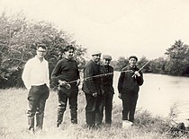 Doc. V. Jasiukevičius aplankė buvusius studentus Šakių rajone, 1965 m. (L. Kudarienės šeimos archyvas)