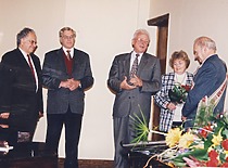 Lietuvos mokslo taryba sveikina prof. A. Žiliuką 60-mečio proga, 2000 m. (Prof. A. Žiliuko šeimos archyvas)