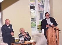 Prof. A. Žiliuko knygos „Dorybė kaip tekanti upė“ pristatymas Lietuvių literatūros muziejuje. Šalia Irena Jacevičienė ir kun. Nerijus Pipiras, 2021 m. (Sauliaus Diliūno nuotr., prof. A. Žiliuko šeimos archyvas)