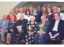 Prof. A. Žiliukas su KTU akademinės bendruomenės ir Nepriklausomų rašytojų sąjungos nariais po knygos „Kalvų ir ežerų įkvėpti“ pristatymo Maironio lietuvių literatūros muziejuje, 2021 m. (Sauliaus Diliūno nuotr., prof. A. Žiliuko šeimos archyvas)