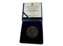 2010 m. prof. I. Leliūgienė apdovanota Kauno miesto burmistro Jono Vilei&scaron;io žalvariniu medaliu. (Prof. I. Leliūgienės asmeninis archyvas)