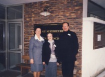 Prof. I. Leliūgienė prie Auk&scaron;tosios socialinio darbo mokyklos Paryžiuje, Prancūzijoje. (Prof. I. Leliūgienės asmeninis archyvas)